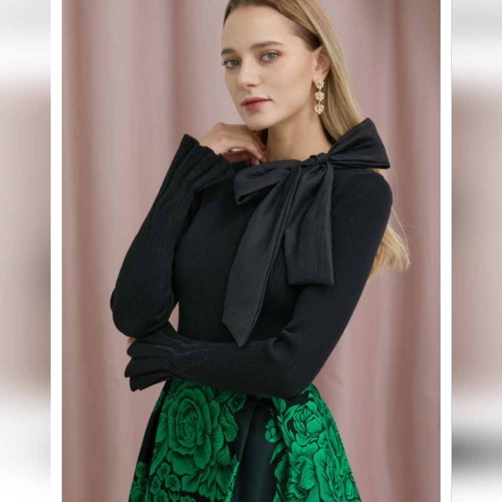 NWT Fancy with Bowknot Knit Top in Black